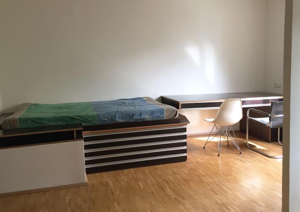 Room In Maisonette With Garden, Parking Place เวียนนา ภายนอก รูปภาพ